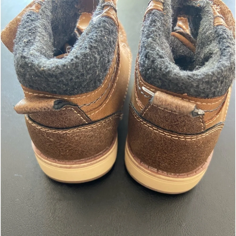 Crown Vintage Toddler Boots size 5